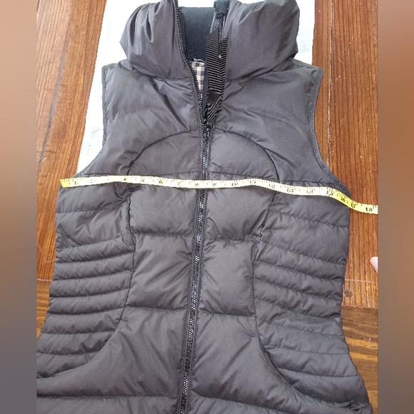 Lululemon puffer vest goose down checked inside size 4 - Picture 10 of 11